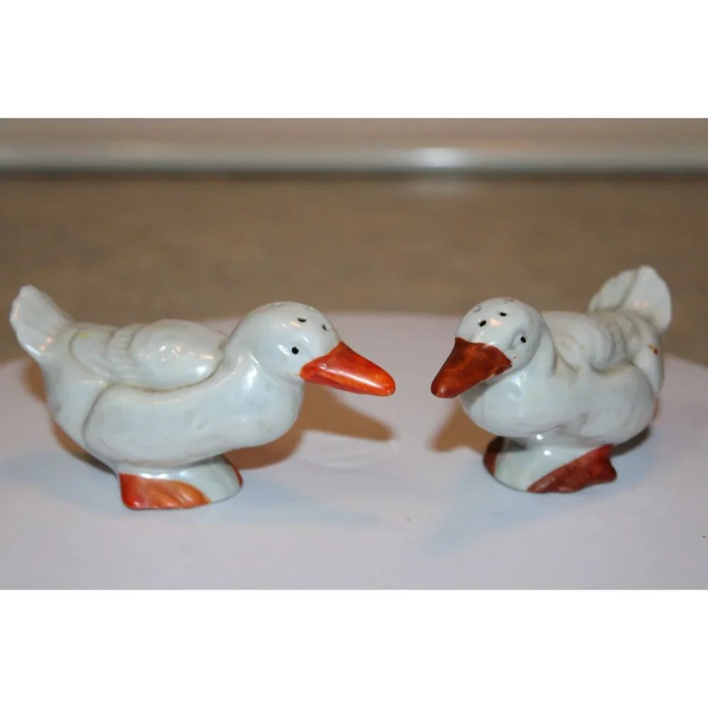 Salt & Pepper Shakers - Vintage Duck (Geese?) made in Japan